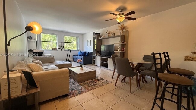 Building Photo - 8160 Geneva Ct Unit 315