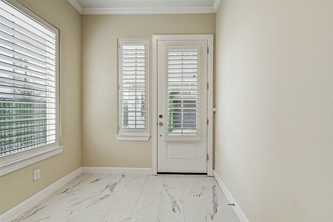 Photo - 2113 Naomi St