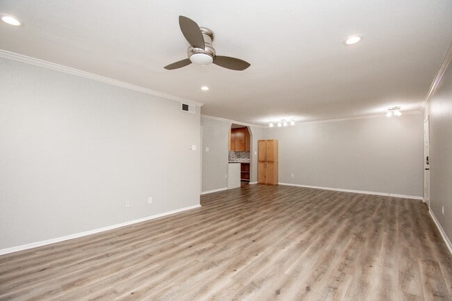 7575 Katy Fwy Unit 92
