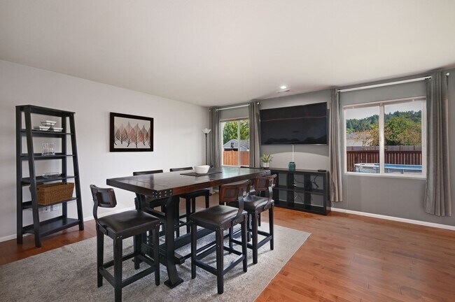 Photo - Amazing Home in Orting!!