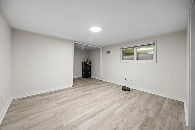 Photo - 3292 Niagara Dr