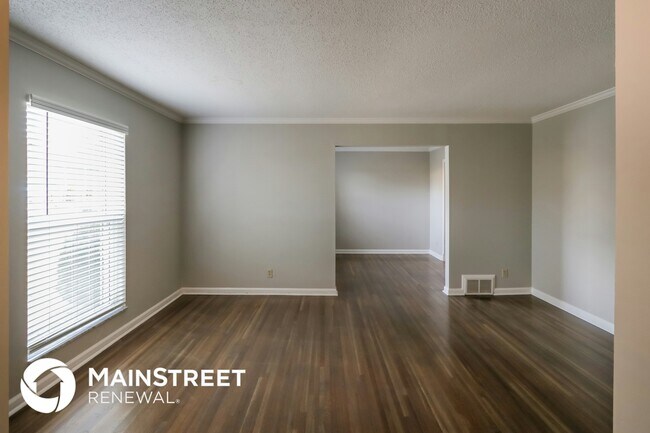 Photo - 4931 Darlington Dr