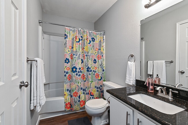 Photo - Cedar Creek Apartments