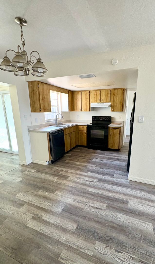 Photo - 8151 Hixton Dr