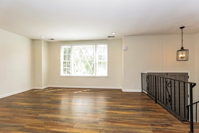 Photo - 121 Lakeside Park Dr