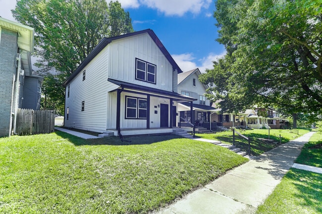 415 Dequincy St Unit B