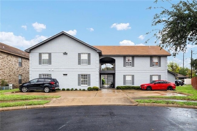 Building Photo - 417 E Ulex Ave Unit 4