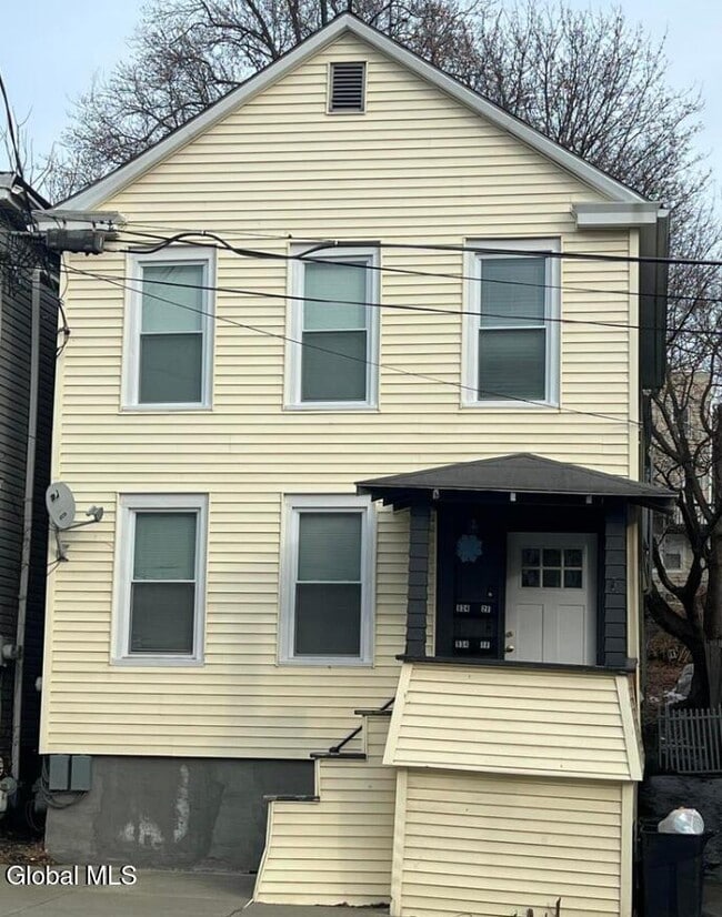Photo - 934 Broadway