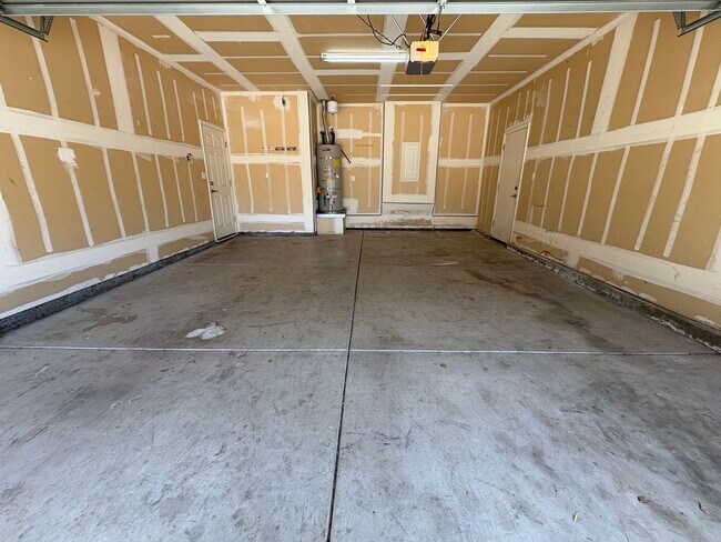 Photo - Spacious NW Visalia Home w/ Split Floor Plan!