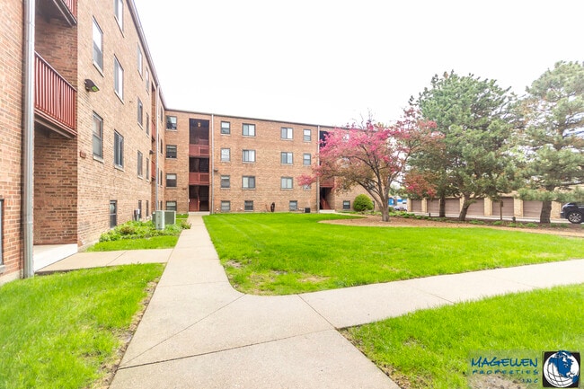 Kenmore Park Apartments in Elmhurst