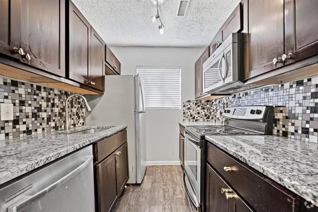 Building Photo - 5414 Reiger Ave Rental