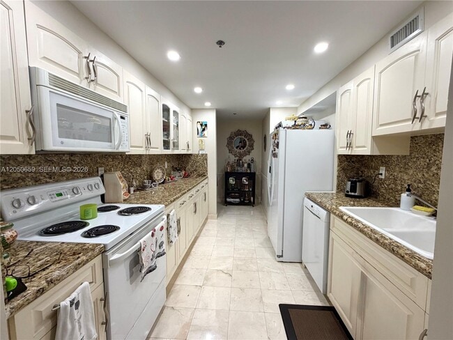 Photo - 3200 Collins Ave Unit 10-1