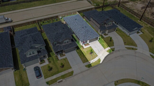 1010 Muscadine Vine Ln