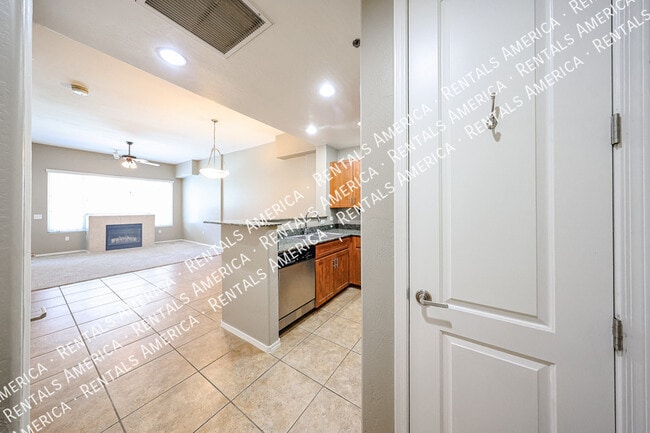 Photo - 17 W Vernon Ave Unidad 307