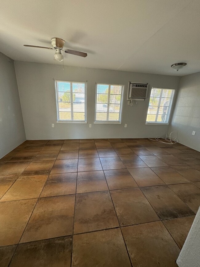 Photo - 2228 2nd Ave E Unidad C