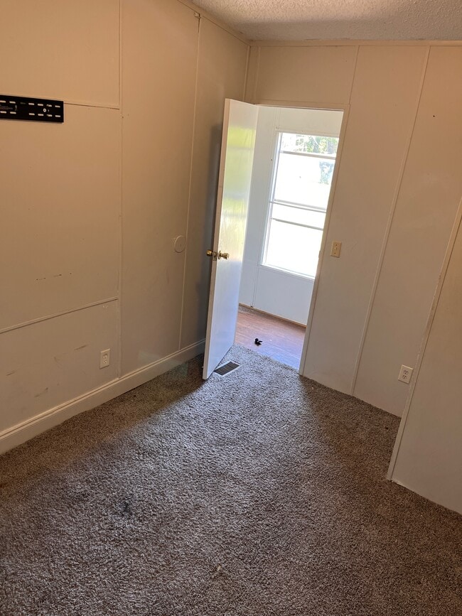 Photo - 208 W 43rd St