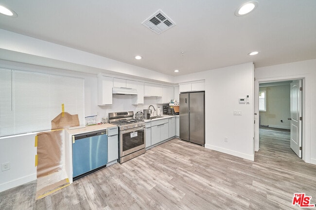 Photo - 117 1/4 W 41st Pl