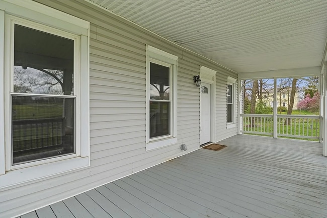 Photo - 426 Davis Rd