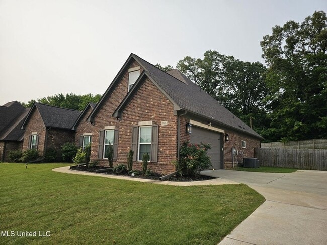 Photo - GARDENS AT SNOWDEN GROVE, 5 bedrooms!