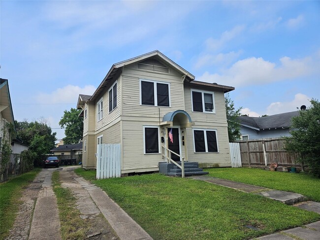 Photo - 4418 McKinney St