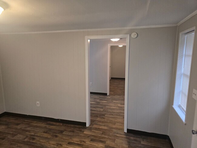 Photo - 2 Bed 1 bath duplex right across from Midl...