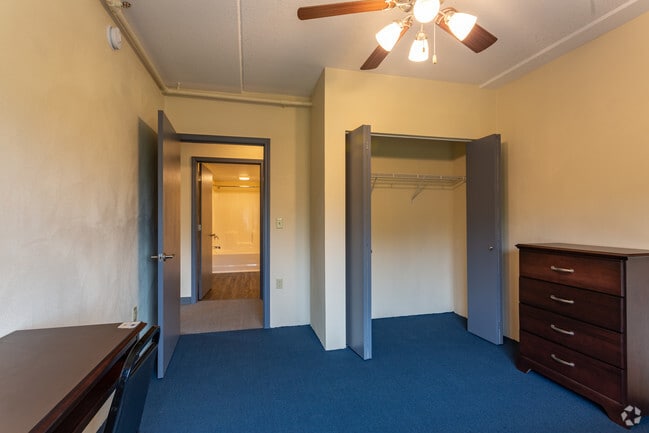 4BR, 2BA