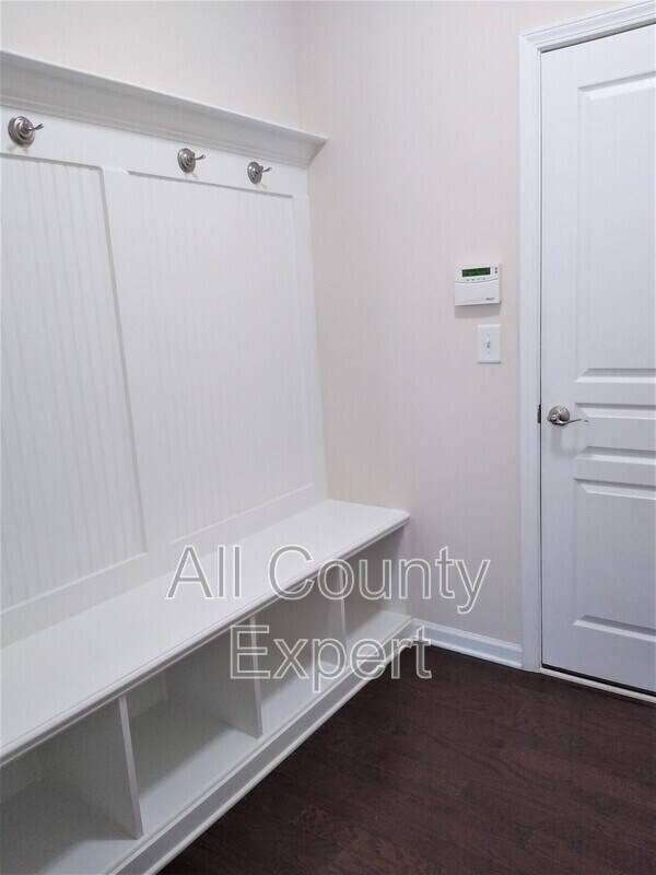 Photo - 635 Glenish CT