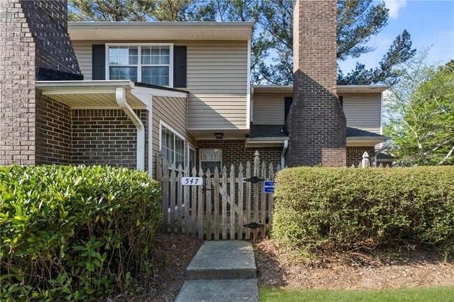 Building Photo - 547 Picketts Bend Cir