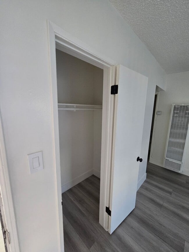 Photo - 9842 Ramona St