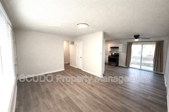 Photo - 11316 Donnelly Ave