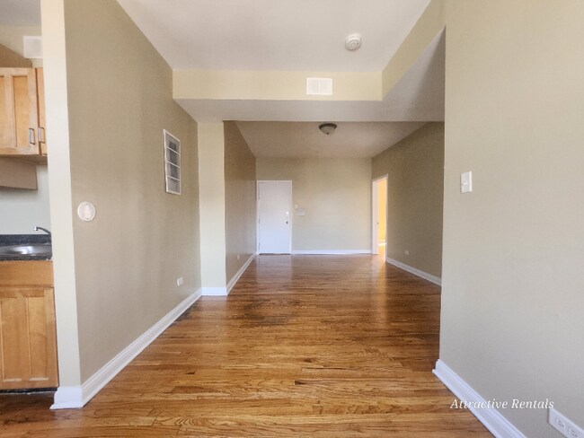 Photo - 1550 N Parkside Ave Unit 205