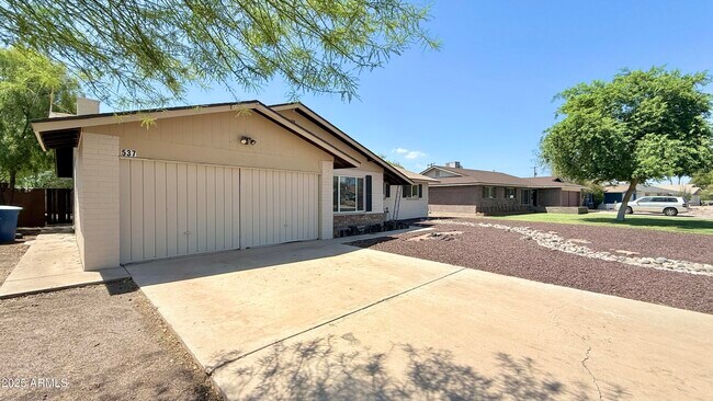 Photo - 537 E Laguna Dr