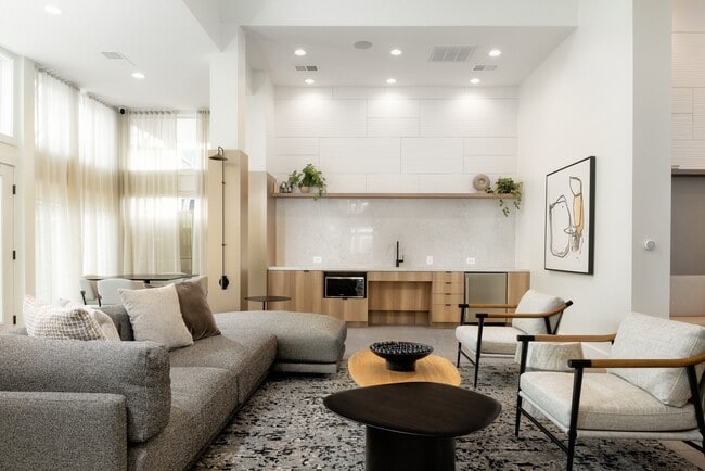 Resident lounge with kitchenette - Avalon Fairway Hills-Meadows