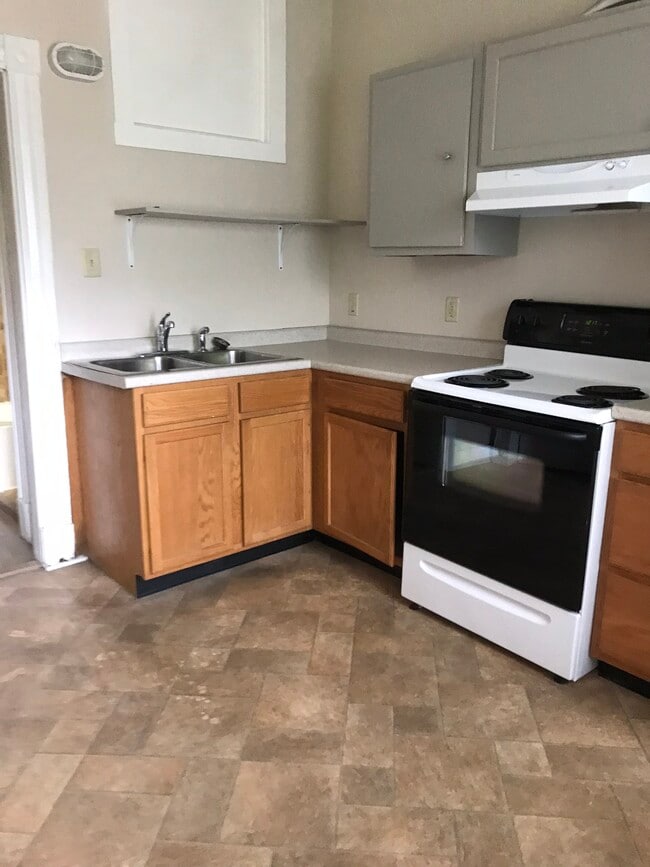 8 Bradley St Unit 8-1