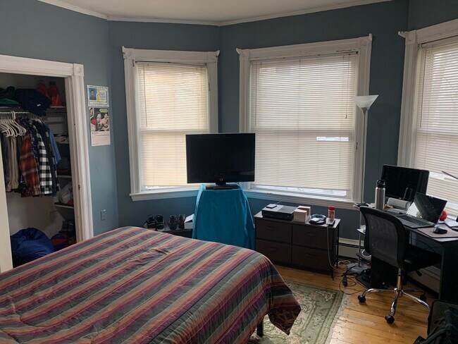 Photo - 65 Ashford St Unit 2