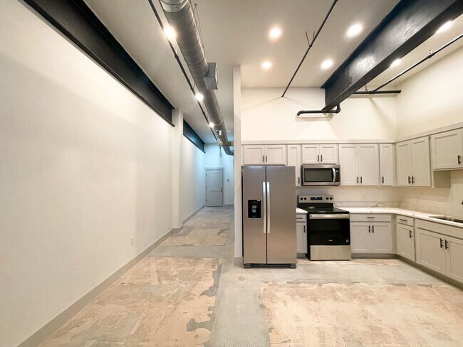 985 Martin Luther King Jr Blvd Unit 102