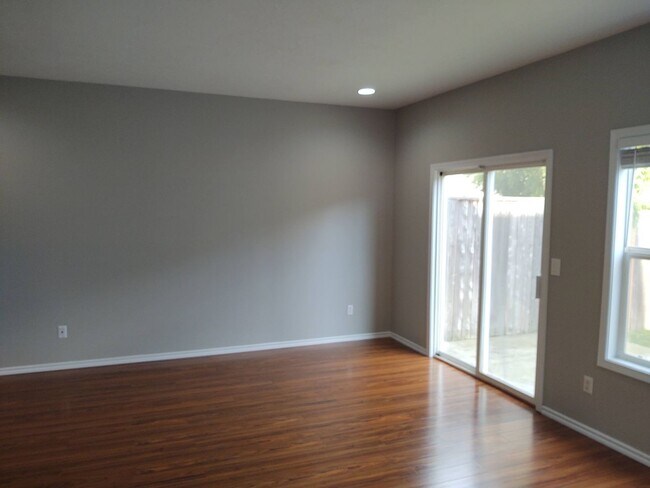 Photo - Hillplex02 Unit 3216