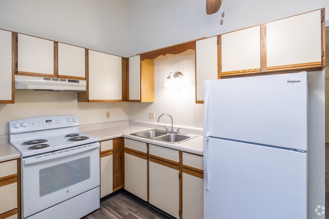 1BR Arbor - Kitchen
