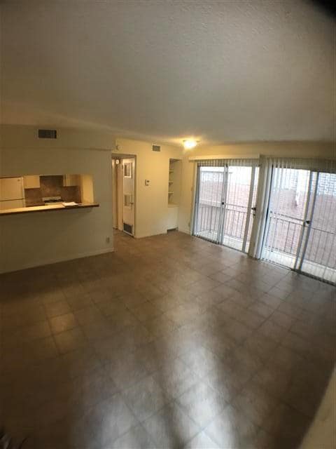 Building Photo - 2610 Salado St Unit 105