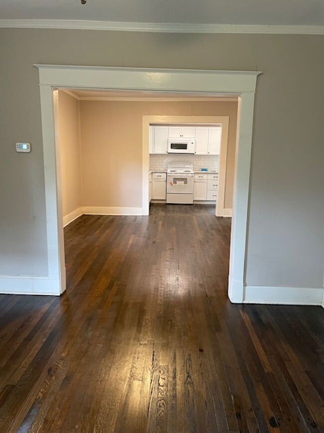 Photo - 2bd/1ba Bungalow Available Now!! Half off ...