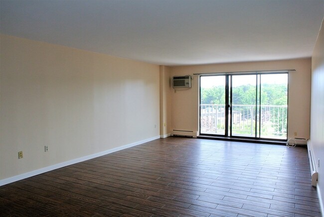 Photo - 131 Coolidge Ave Condo Unit 624