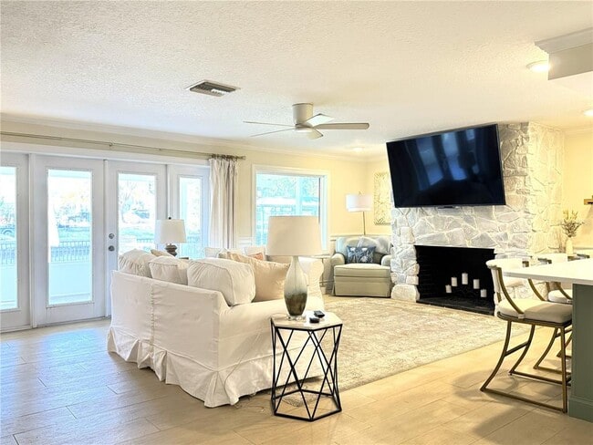 Photo - 1004 SE 5th Ave