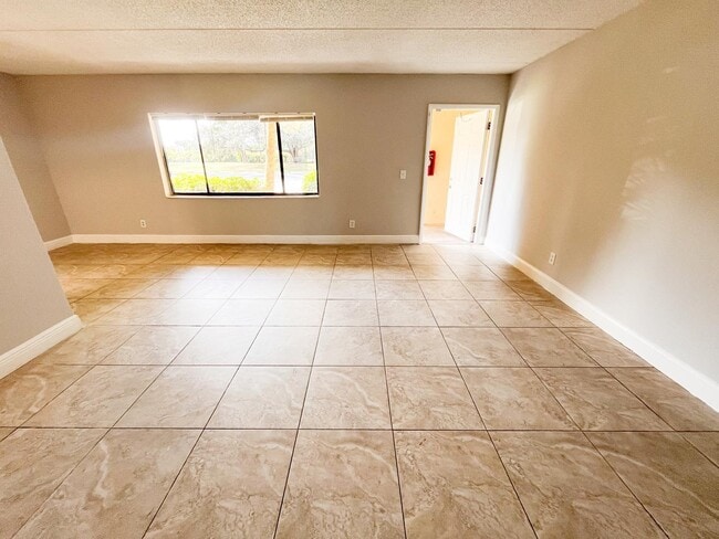 Photo - 1106 Meadows Cir Unit 1106