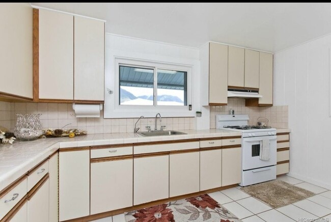 Kitchen with Mountain Views - 1105 Nanialii St Unit A
