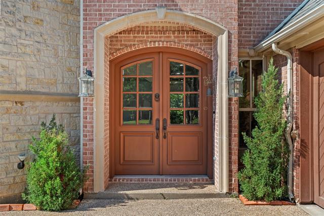 Photo - 1925 Manor Way Dr