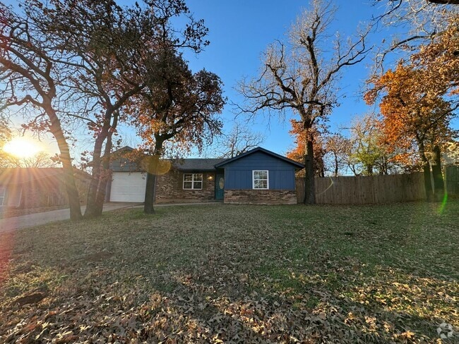 Building Photo - Charming home in North Edmond + 2 bedrooms
