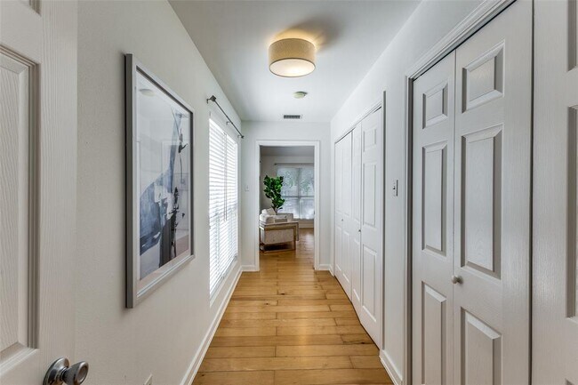 Photo - 1802 Harvey St