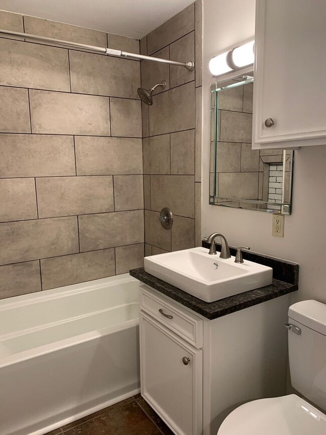 Photo - 305 Woodruff Unidad 305 Woodruff Street- A