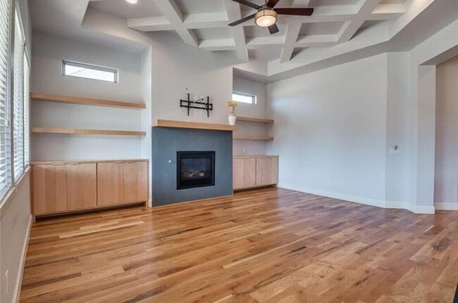 Building Photo - Amazing- Transitional Style Home with Custom Finishes w/ Community Pool- Gated- Edmond Schools