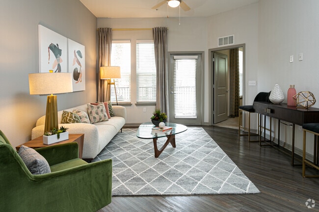 3BR, 2BA - 1,354SF